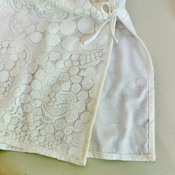 LILLY PULITZER LACE SLEEVELESS EMBROIDERED NECKLINE RESORT WHITE BLOUSE - Picture 4 of 7